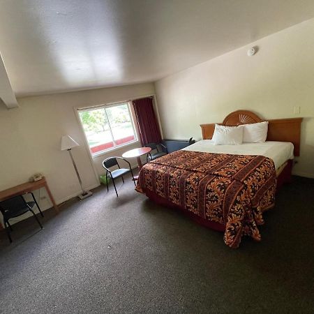 Vibe Inn - Whirlpools Suites - Lyons Zewnętrze zdjęcie